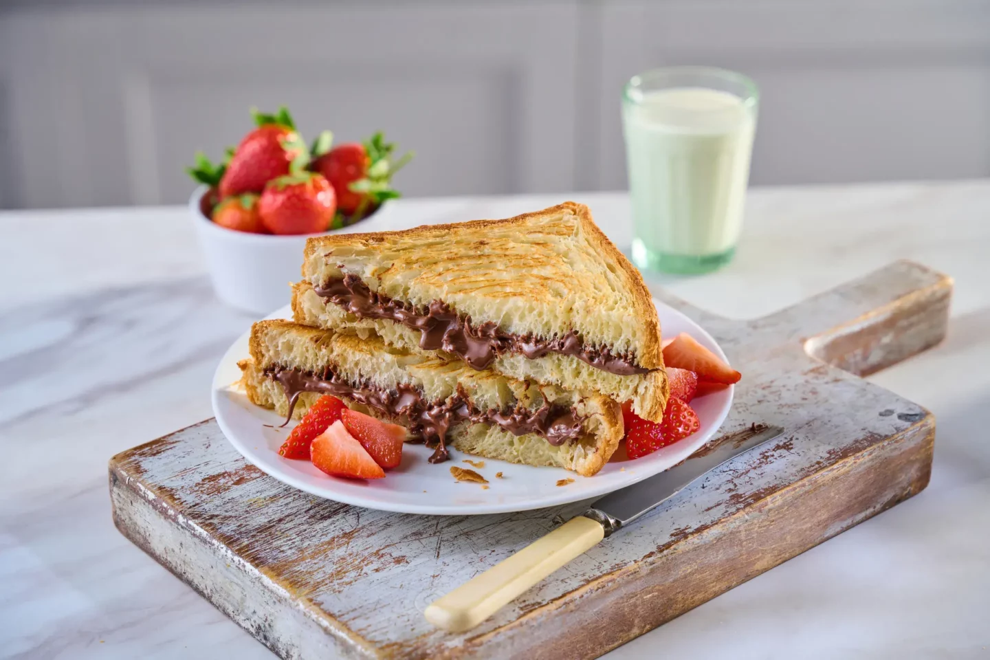 Nutella Toasted Croissant Loaf With Strawberries